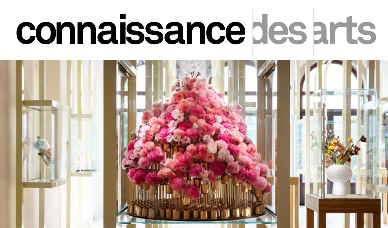 Bouquet sculptural de roses en matières recyclées issues de l’œuvre « Theater of Metamorphosis » par William Amor pour l’exposition Lancôme « The Art of Absolue » présentée à Shanghai en 2023 © Alexandre Vazquez / Michelangelo Foundation